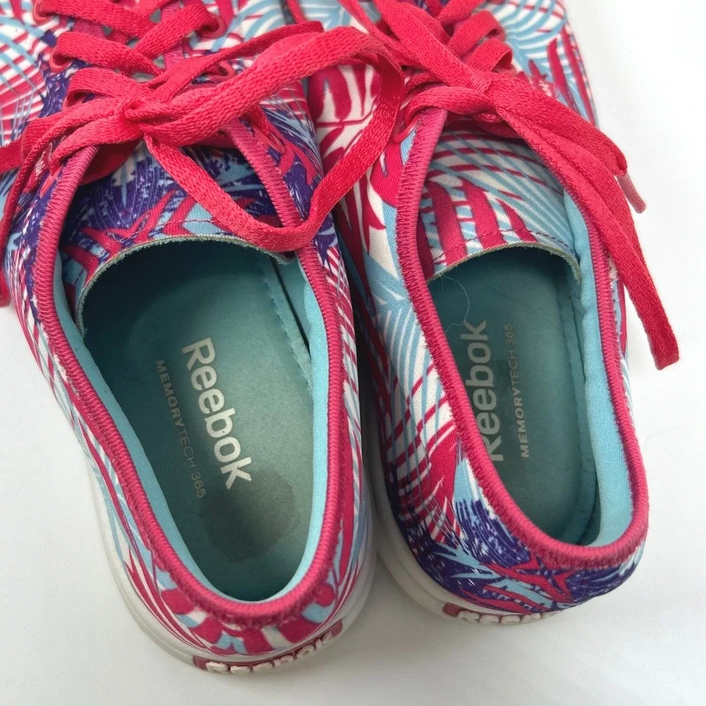 Reebok Tropical Coconut Girl Skyscape Sneakers 9.5 Floral Beachy Pink Blue
